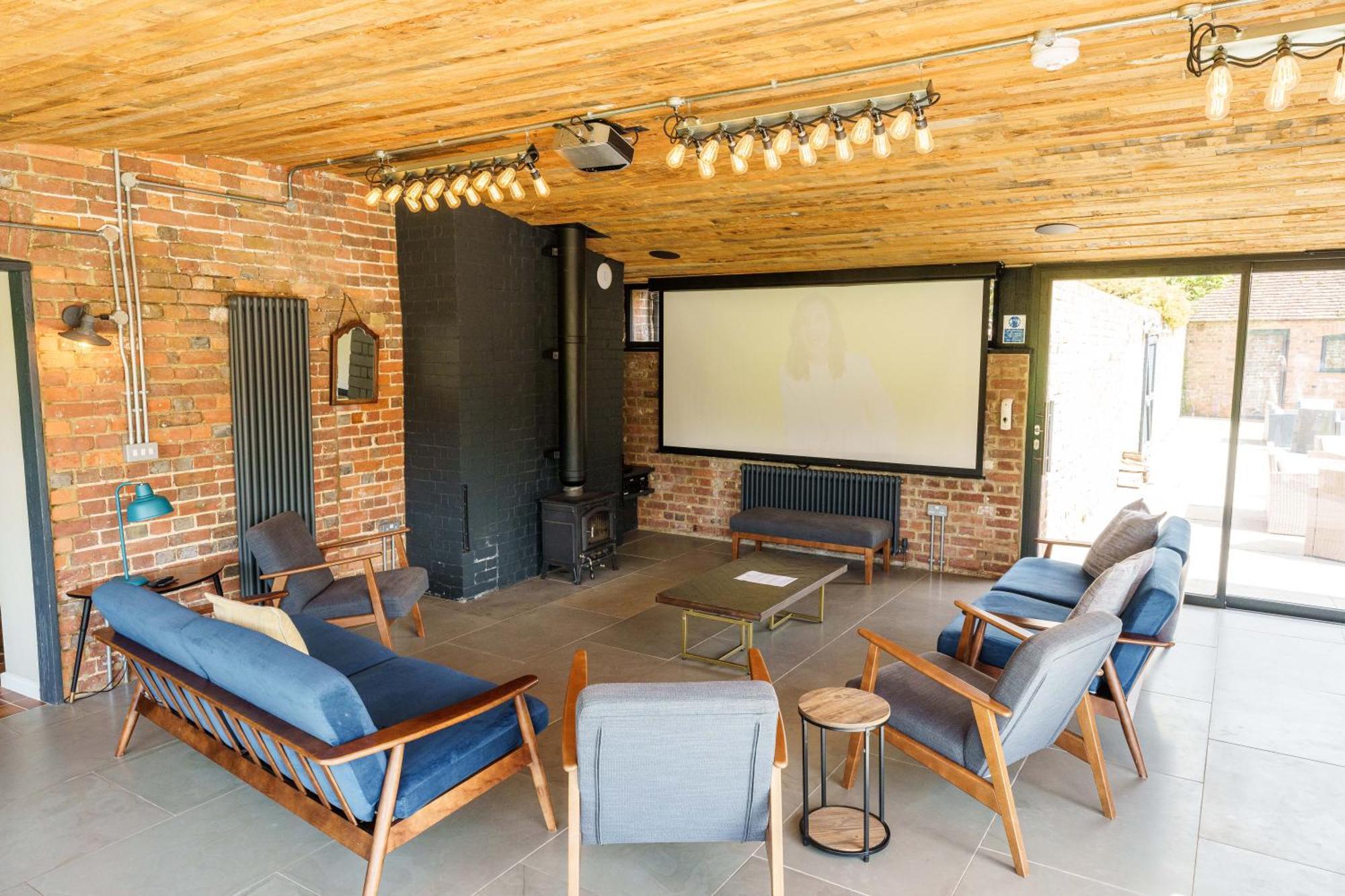 Villa Vineyard Oast Sleeps 25 à Wavehorne Extérieur photo
