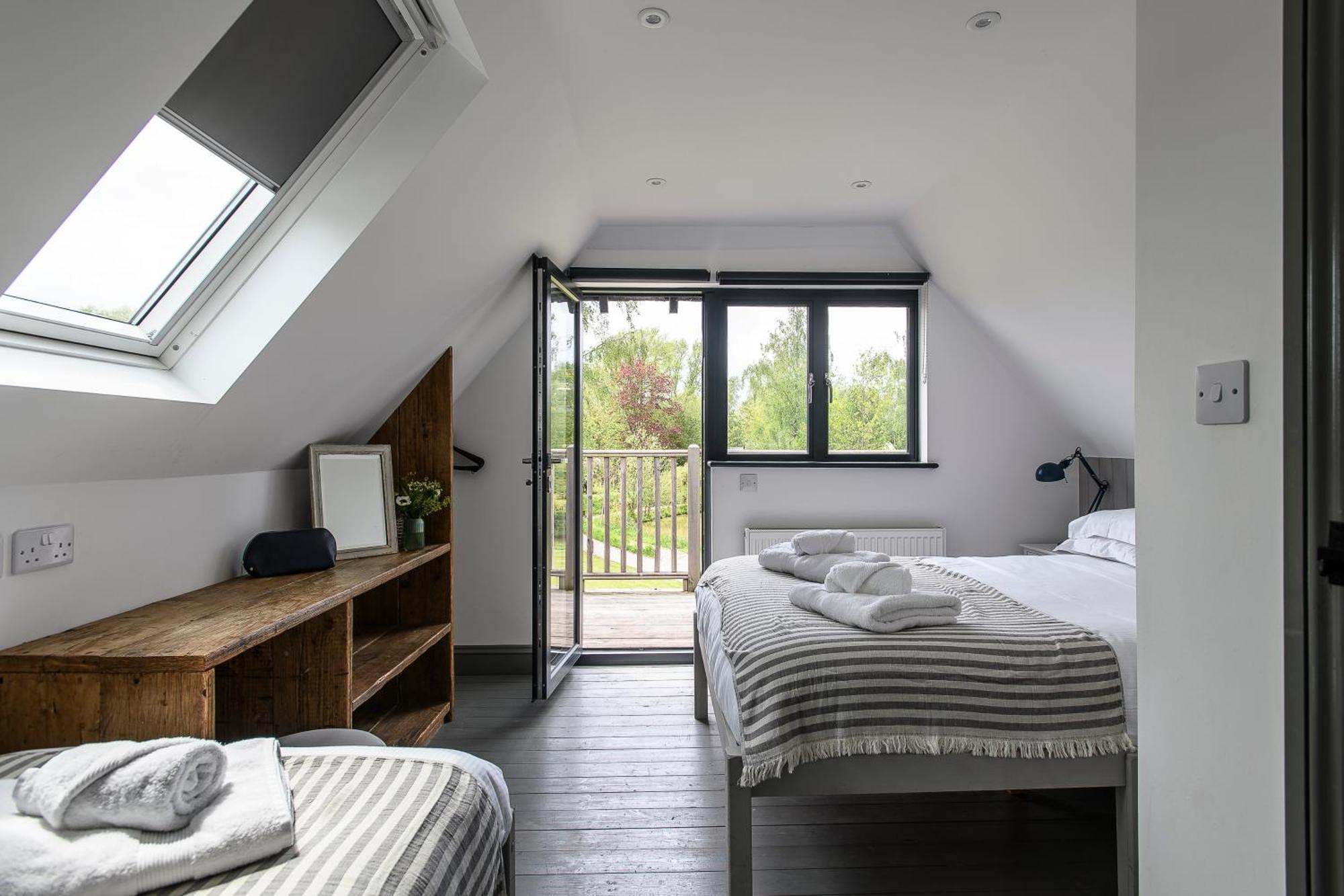 Villa Vineyard Oast Sleeps 25 à Wavehorne Extérieur photo